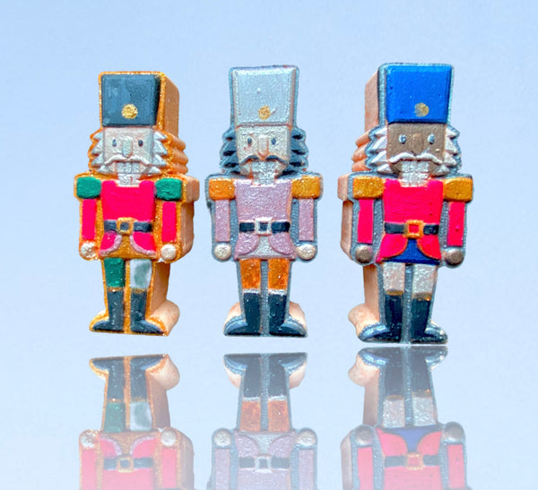 NUTCRACKER BATH BOMB**